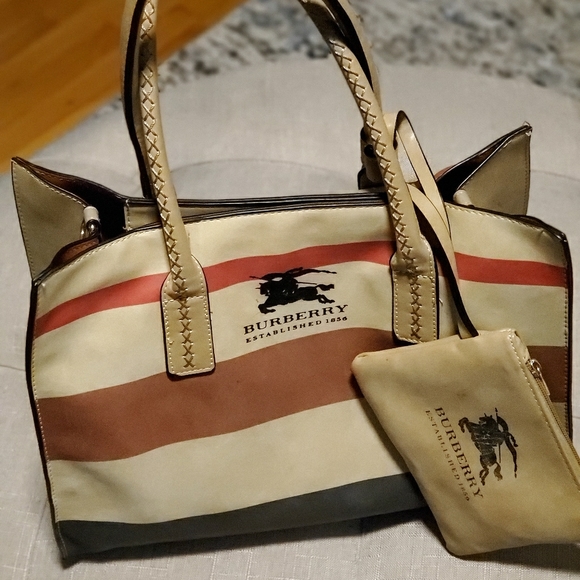 Burberry shoulder bag - Picture 1 of 7